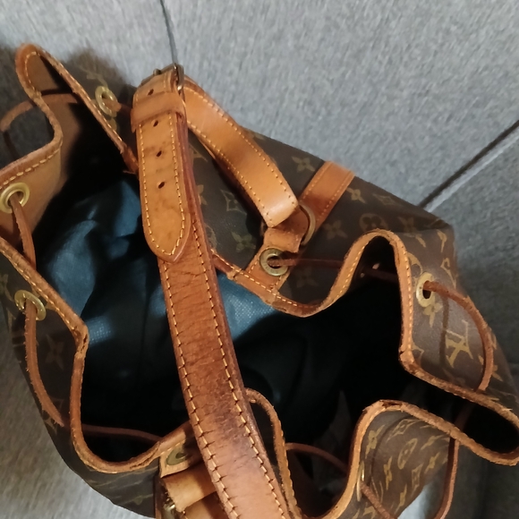 Louis Vuitton Brown Monogram Drawstring - Picture 7 of 16